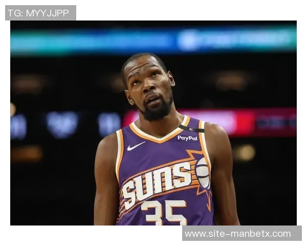 火箭队训练日常曝光杜兰特单打技艺提升申京专注低位技术磨练 火箭队训练日常曝光杜兰特单打技艺提升申京专注低位技术磨练