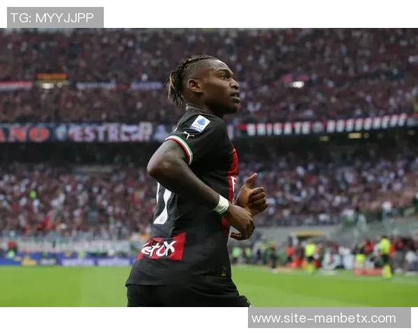 莱奥携两个儿子飞往意大利现场观战米兰德比盛况 莱奥携两个儿子飞往意大利现场观战米兰德比盛况